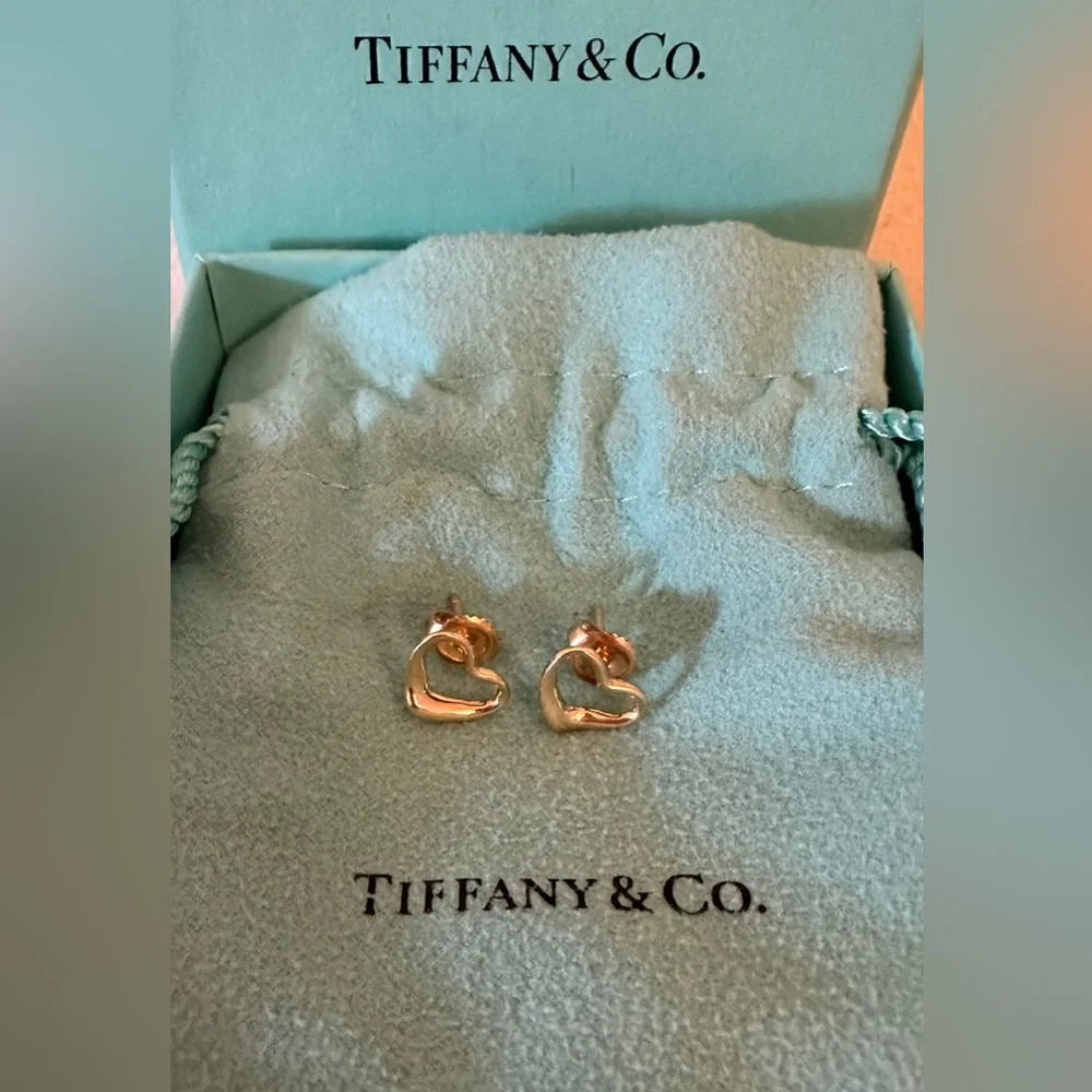 Tiffany & Co. Elsa Peretti 18k Gold Stud Earrings EUC - Picture 2 of 5